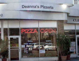 Deanna's Pizzeria And food