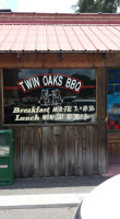 Twin Oaks Bbq outside