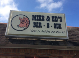 Mike Ed's -b-q food