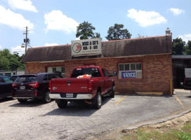 Mike Ed's -b-q outside