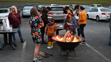 Country's Barbecue on Broad food