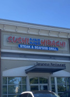 Niko Niko Sushi outside