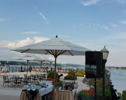 The Dining Room Molly Pitcher Inn outside