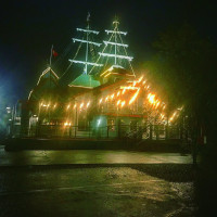 Pirates Landing outside