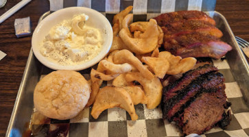 Country Road Barn food