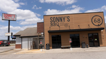 Sonny's Bbq outside