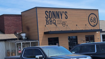 Sonny's Bbq outside