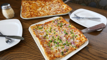 Ledo Pizza food