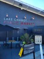 Lake Chabot Public Market outside