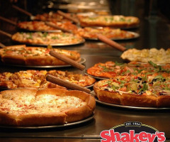 Shakey's Pizza Parlor food