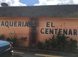 Taqueria El Centenario outside