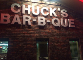 Chuck's -b-que food