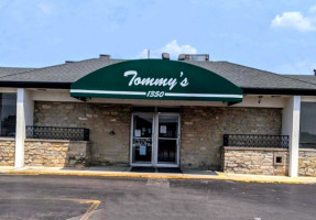 Tommy's Pizza food