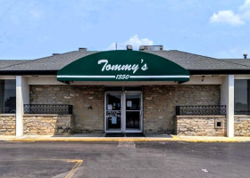 Tommy's Pizza food