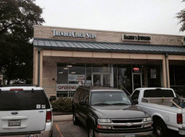 Thundercloud Subs outside