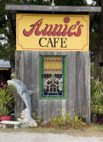 Annie's Cafe outside