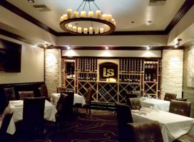 Larsen's Steakhouse food