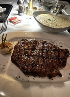 Larsen's Steakhouse food