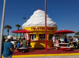 Twistee Treat food