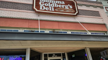 Momma Goldberg's Deli food