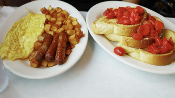 Plum Crazy Diner 2002 inside