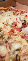 Renato's Pizza food