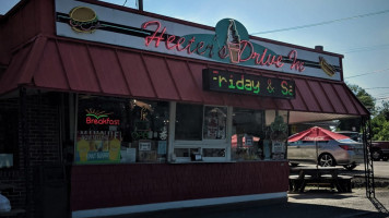 Heeter's Drive In outside