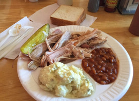 Oglethorpe Bbq Co food