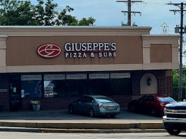 Giuseppe's Pizza Subs food