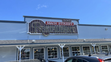 Don's Main Street Family outside