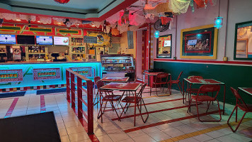 Traphouse Caribbean And Seafood inside