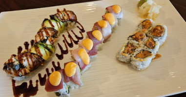 Moonsun Sushi inside