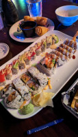 Sushi Creek food