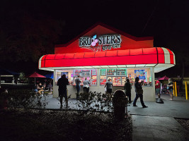 Bruster's Real Ice Cream outside