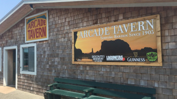 Arcade Tavern outside