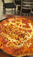 Barro's Pizza food