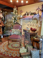 Victorian Lady Tea Room outside