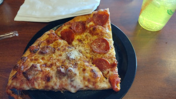 Barro's Pizza food