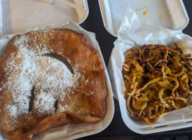 Big Dan The Frybread Man outside