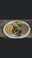 Mari's Tacos food