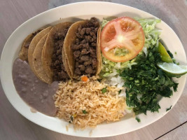 Cesar's Tacos food