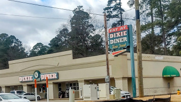 Dixie Diner outside