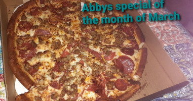 Abby's Legendary Pizza food