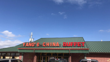 Yang's China Buffet outside