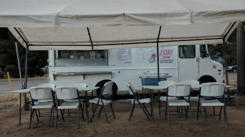 La Reno Food Truck outside