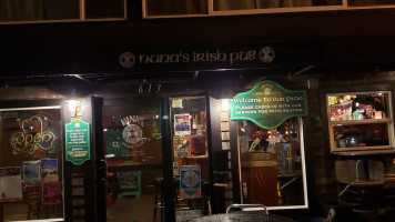 Nana's Irish Pub outside