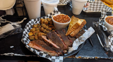 Smokies Hickory House Bbq food