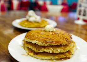 60's Cafe Diner food