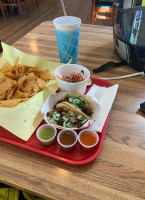 Koyotes Tacos food