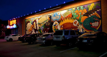 Razzoo's Cajun Café outside